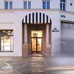 Julius 27 - Duplex Apartment 5 Mins To City Center